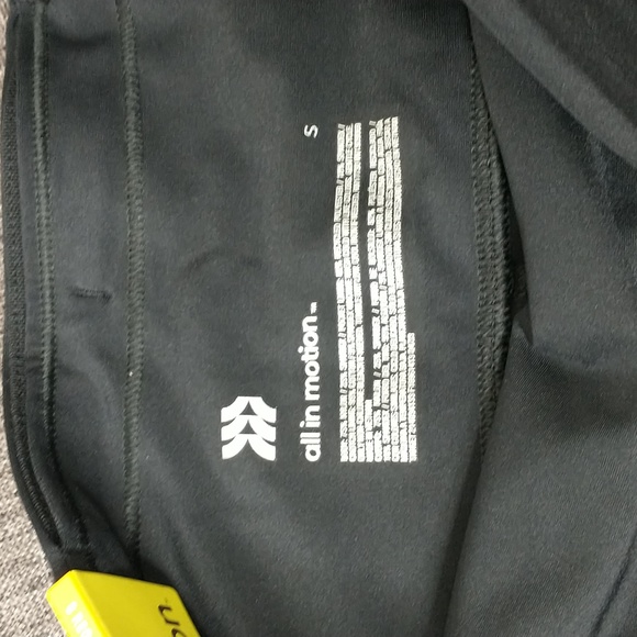 All in Motion Leggings. Black Size S NWT - Picture 4 of 5